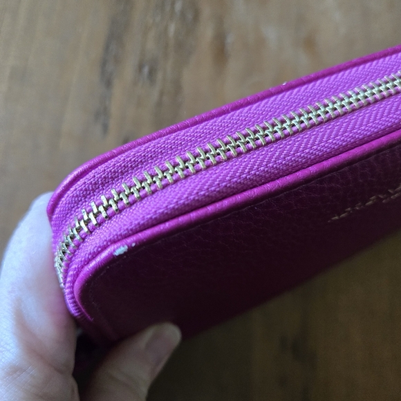 Adrienne Vittadini Pink Women's Charging Wallet - Picture 4 of 14